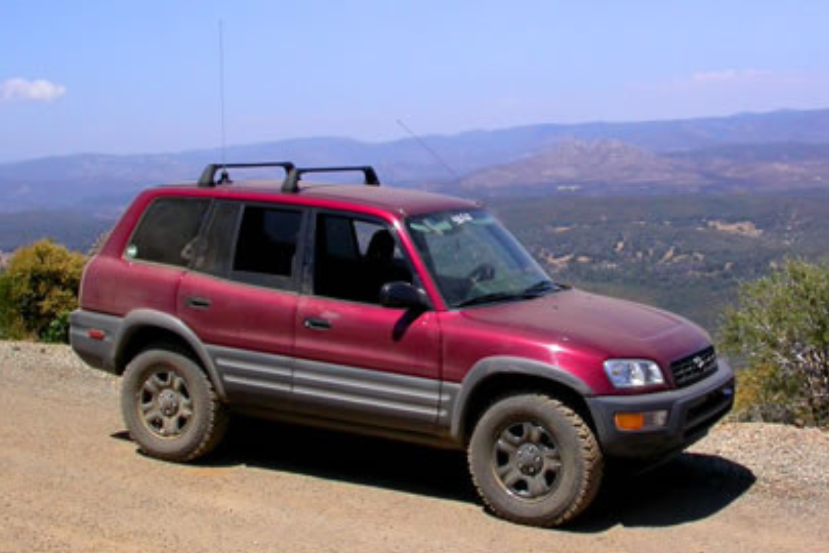 rent a 4x4 Toyota Rav4 in Rwanda